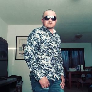 Meet your Posher, Eduardo